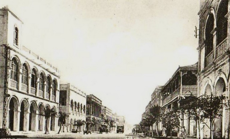 Djibouti dans les années 1920 : la rue d’Abyssinie et ses bâtiments coloniaux