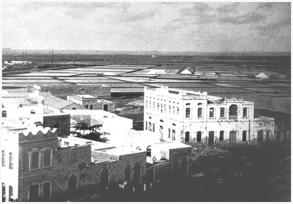 Ville de Djibouti, les Salines au fond en 1930